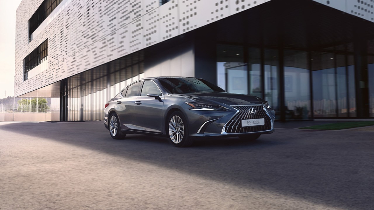 A Lexus ES parked outside a building 